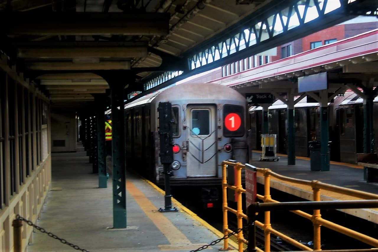 1 train in the North Bronx (photo courtesy of Billy Cleary)