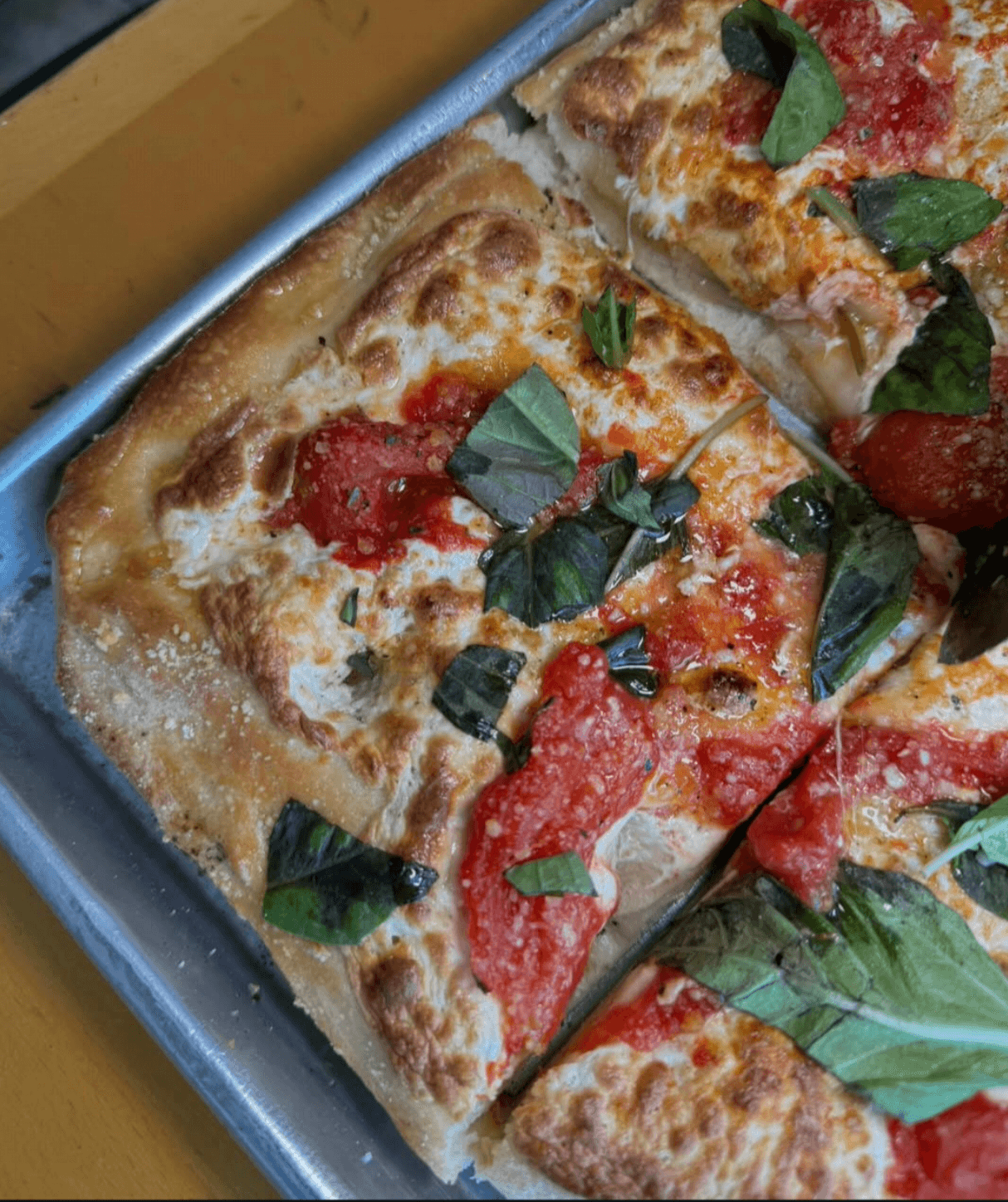 Addeo's Riverdale Pizzeria — dining room